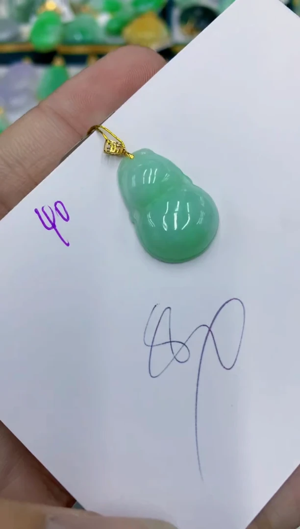 翡翠18K金镶嵌颈饰1111111111