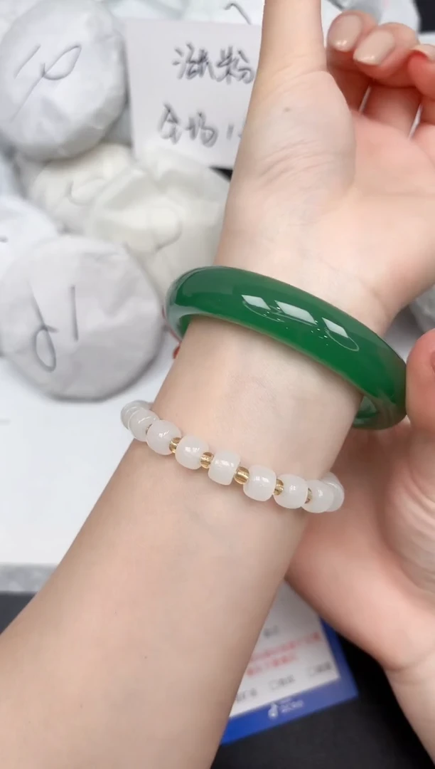 未镶嵌手镯石英岩玉200/6566