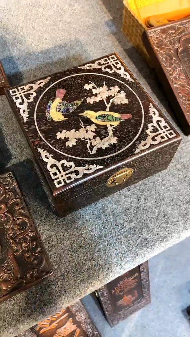 【闪购商品】木紫檀雕刻一物一拍以直播间为准