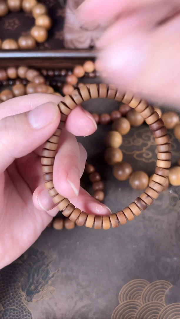 檀香木迈索尔正区老山檀药片珠瑕疵