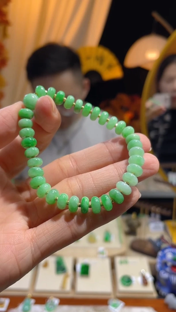 翡翠未镶嵌颈饰手串