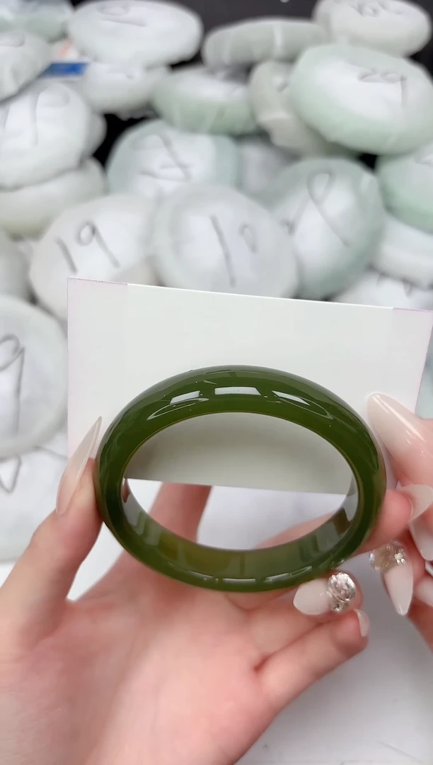 未镶嵌手镯石英质玉100-58.8