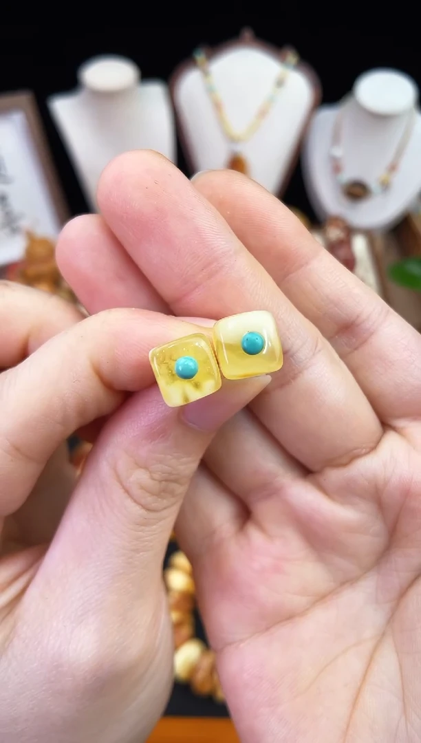 琥珀未镶嵌珠宝奇石多样性发其一