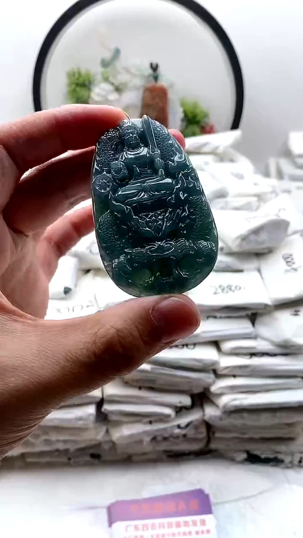 颈饰未镶嵌翡翠不动明王