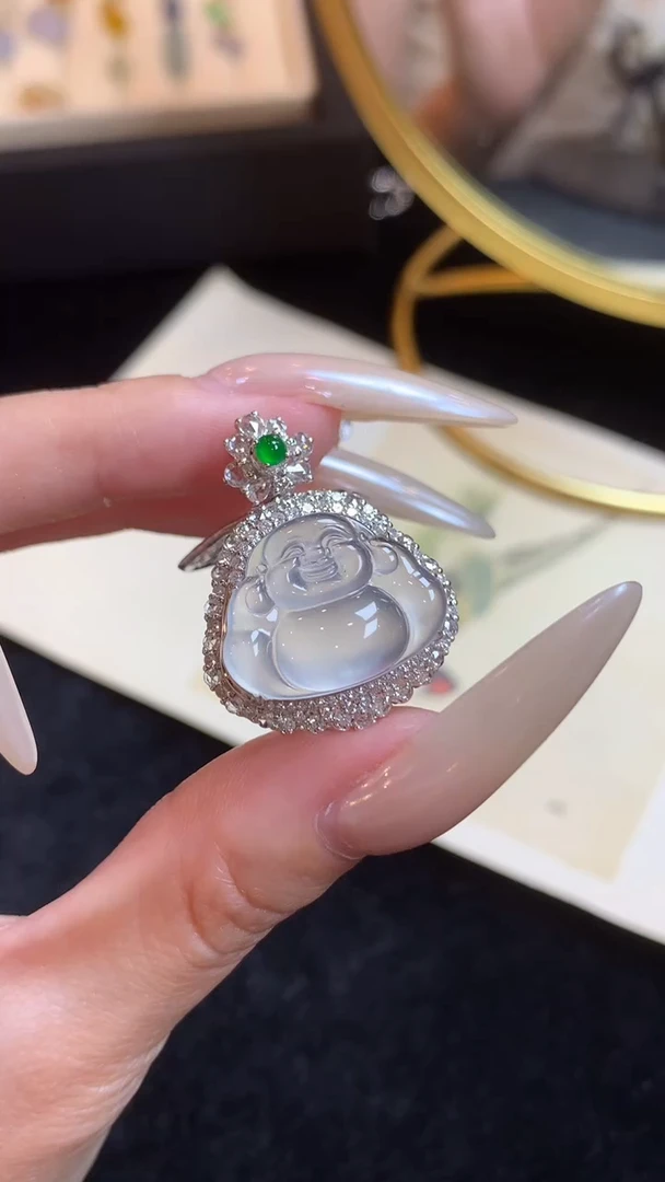 翡翠18K金镶嵌颈饰翡翠佛公