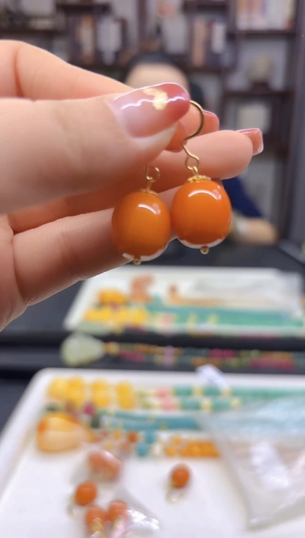 【闪购商品】蜜蜡耳饰14K金镶嵌耳勾E72