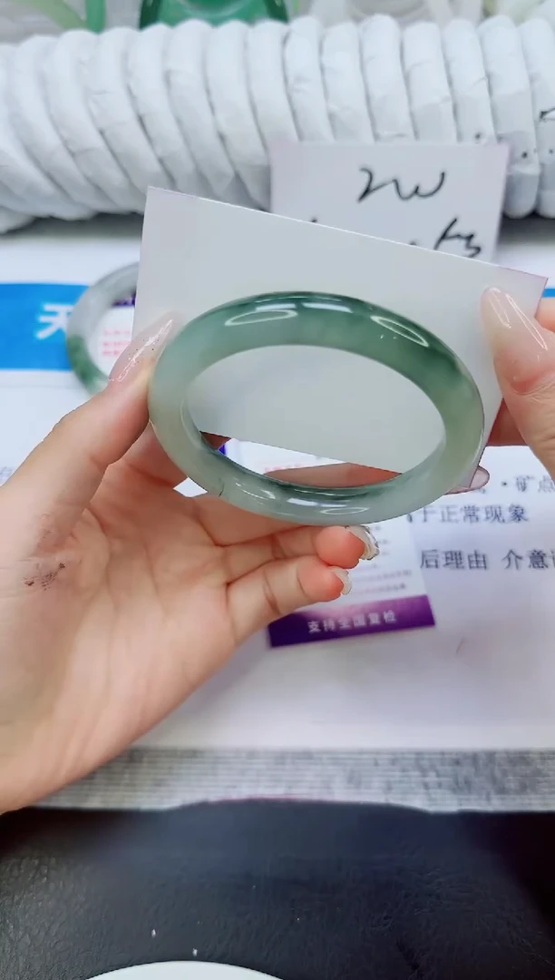 未镶嵌手镯石英质玉88/59