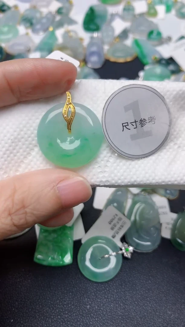 颈饰18K金镶嵌翡翠天然缅甸A货翡翠