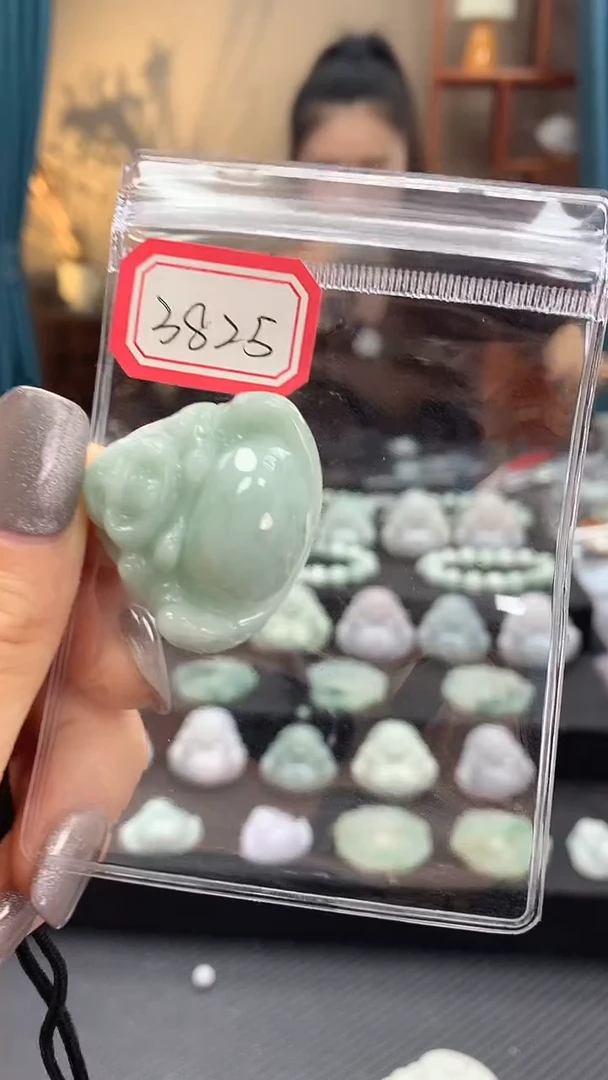 颈饰未镶嵌翡翠佛公 3825