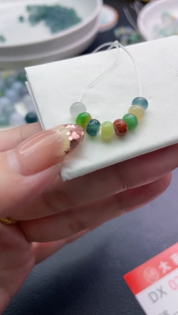 未镶嵌定制翡翠薄****?珠子