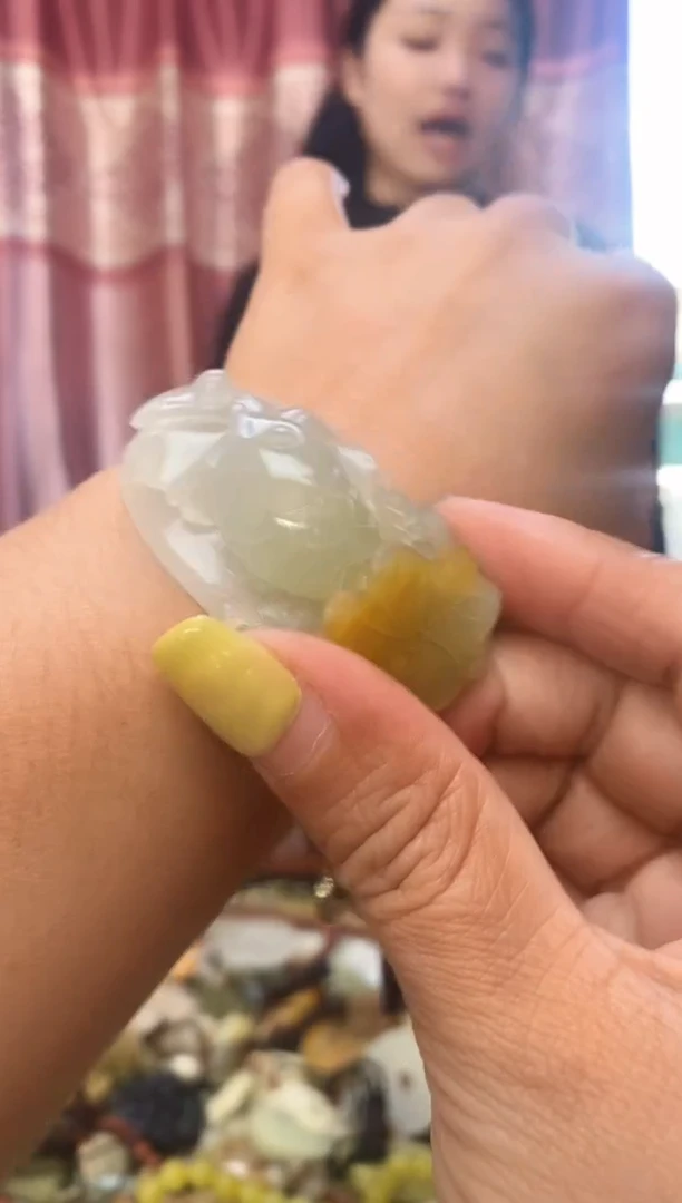未镶嵌岫玉手牌