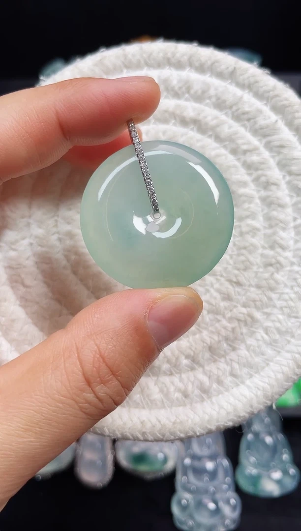 【闪购商品】翡翠颈饰18K金镶嵌平安扣