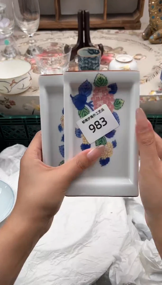 瓷片漫*O         983