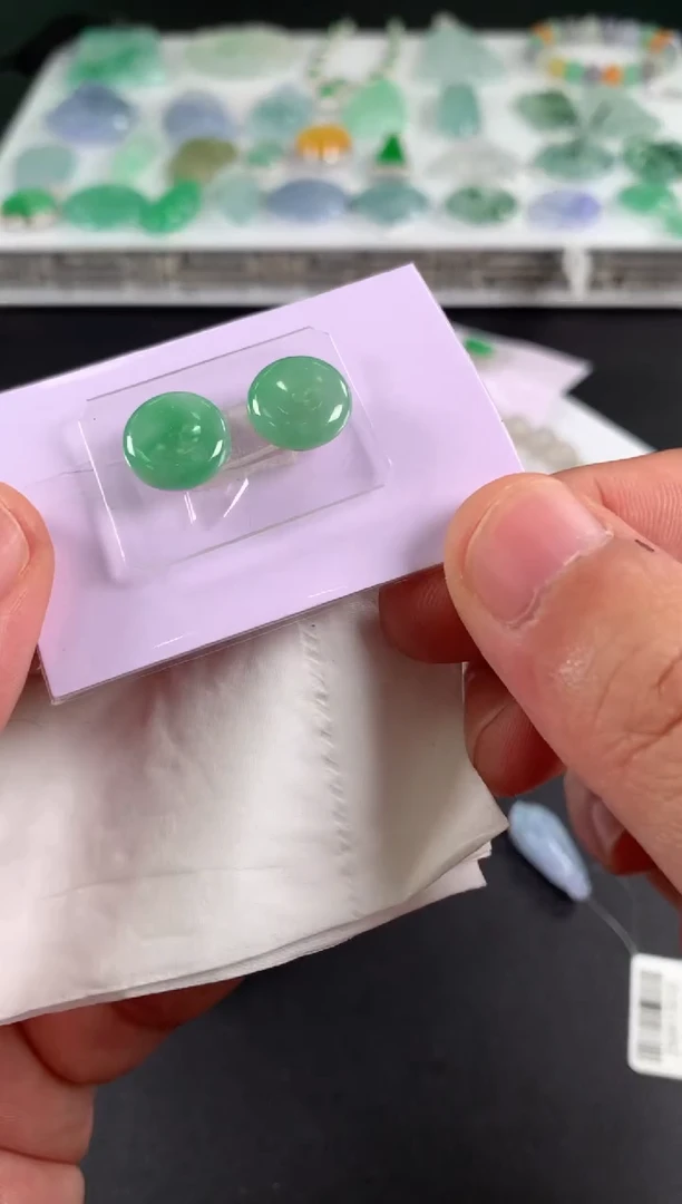 未镶嵌定制翡翠小**?翡翠