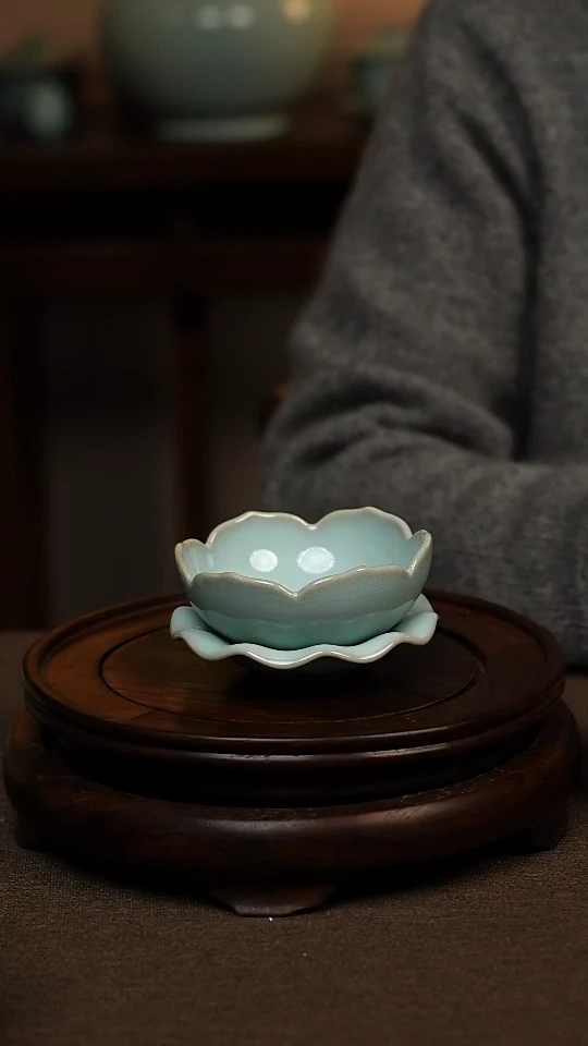 瓷片天青色莲花茶漏微瑕不带礼盒