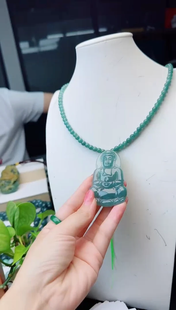 翡翠未镶嵌颈饰111111111111111件