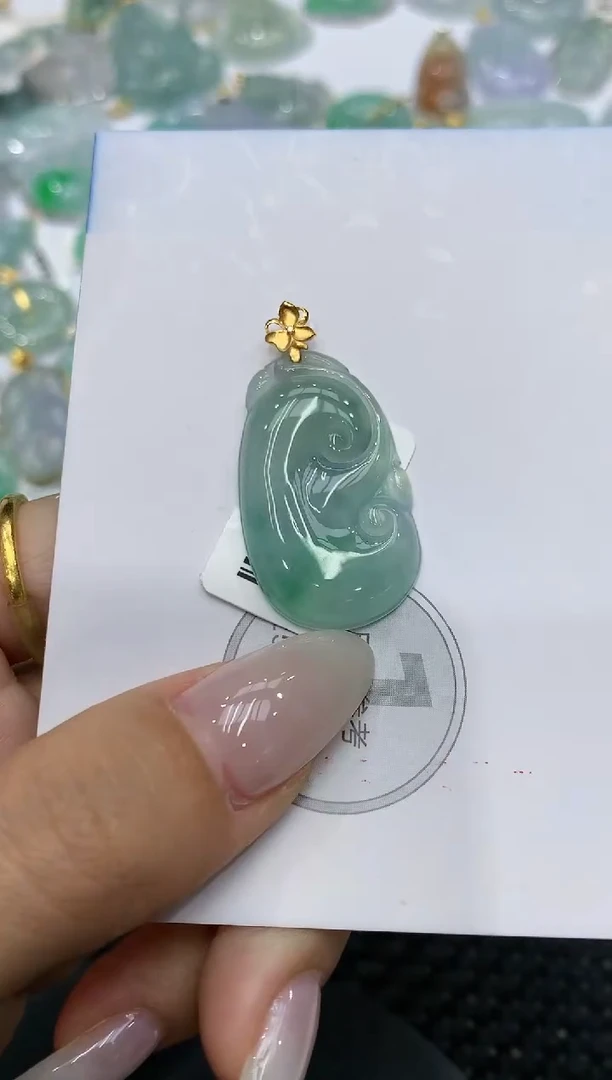 颈饰18K金镶嵌翡翠111111111111