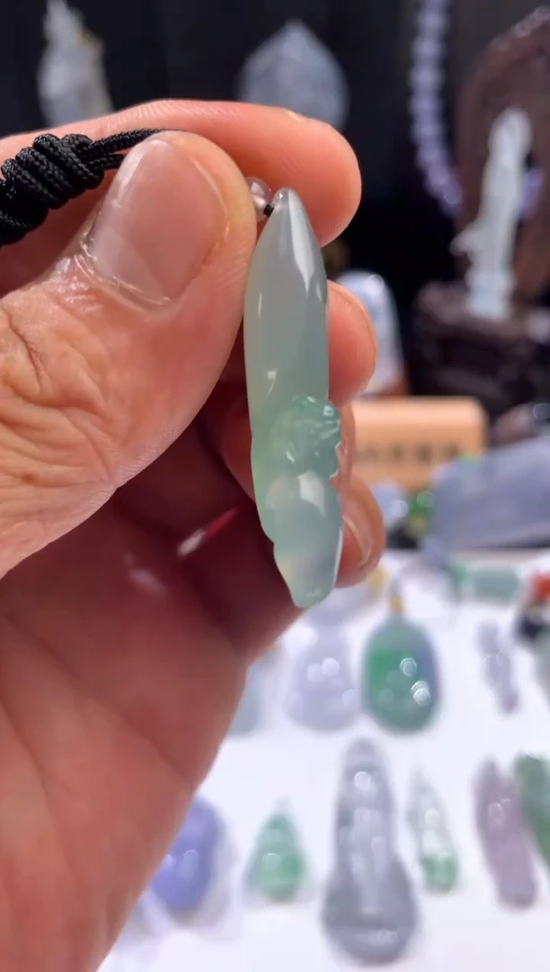 吊坠(不含链)未镶嵌翡翠天然翡翠吊坠