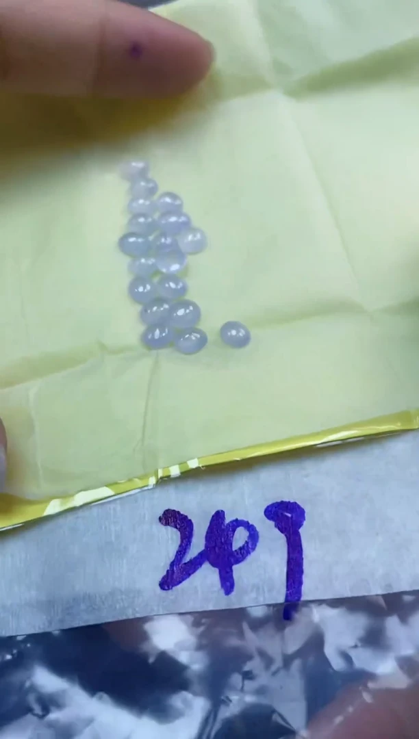 未镶嵌定制翡翠1