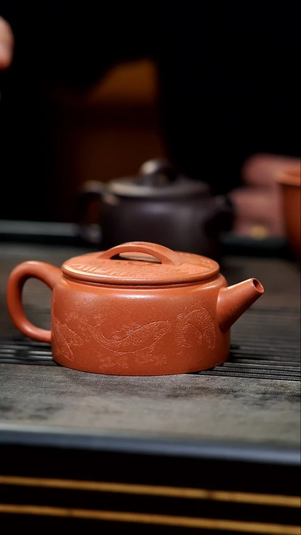 【闪购商品】紫砂茶壶17-全手血降坡九鱼图汉瓦190cc