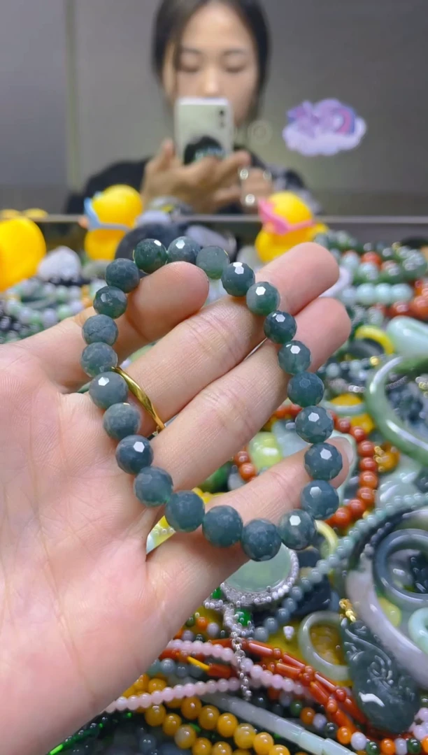 翡翠未镶嵌颈饰7MM/C/翡翠A货，一件也是批发价