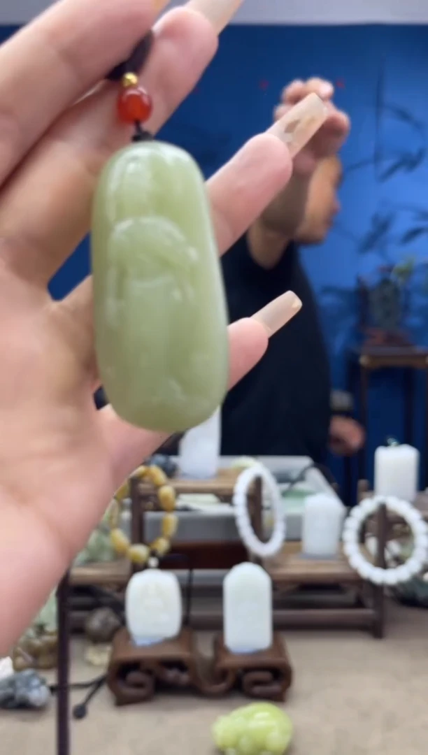 和田玉未镶嵌颈饰1