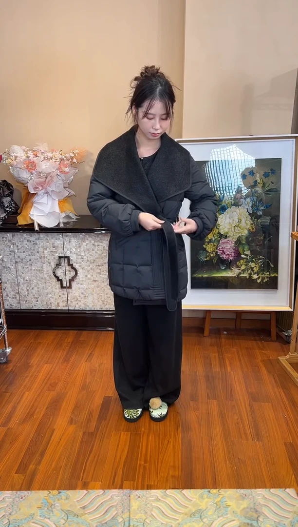 刺绣M 鹅绒服黑色