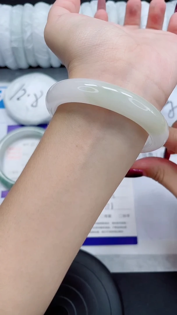 未镶嵌手镯石英质玉23-57/58