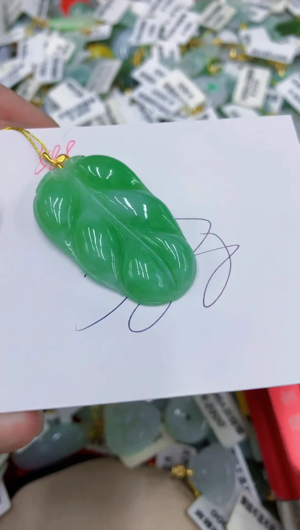 颈饰18K金镶嵌翡翠1111111111111