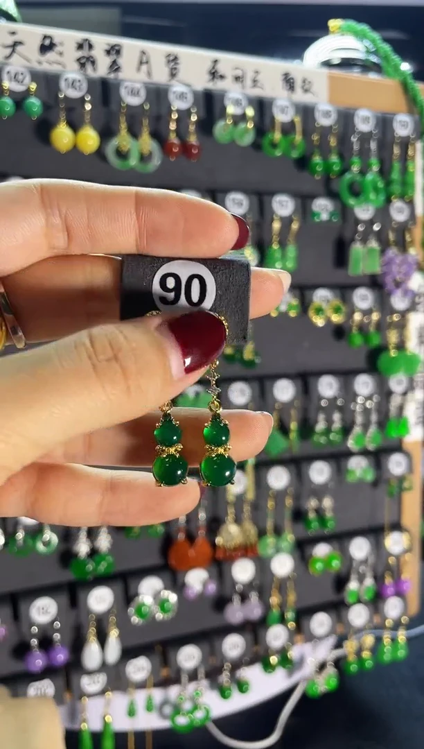 【闪购商品】翡翠耳饰银S925镶嵌90...