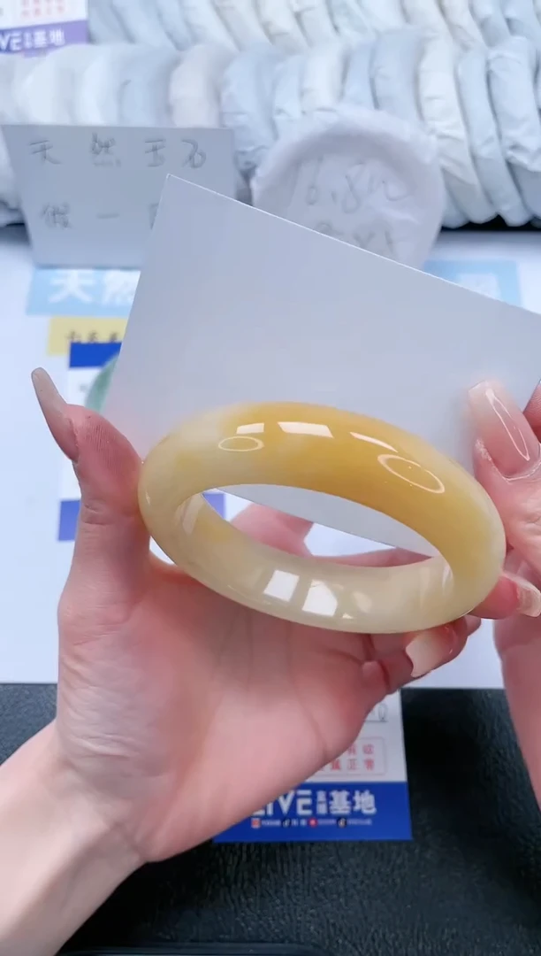 【闪购商品】石英质玉手镯未镶嵌T314-61.6