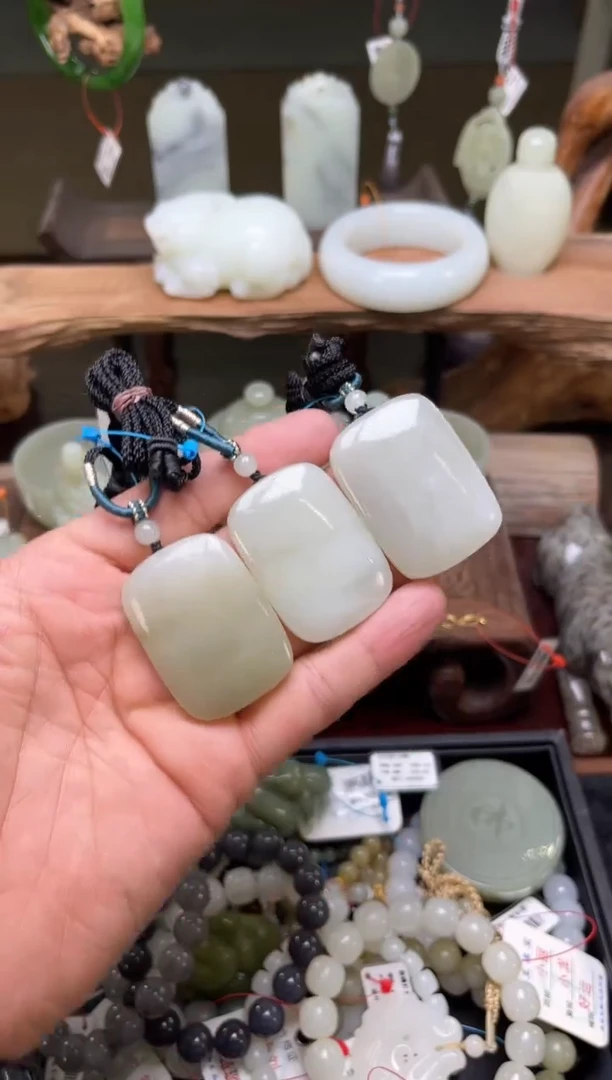 【闪购商品】和田玉吊坠未镶嵌青海青白玉 光面无事牌多样性发一