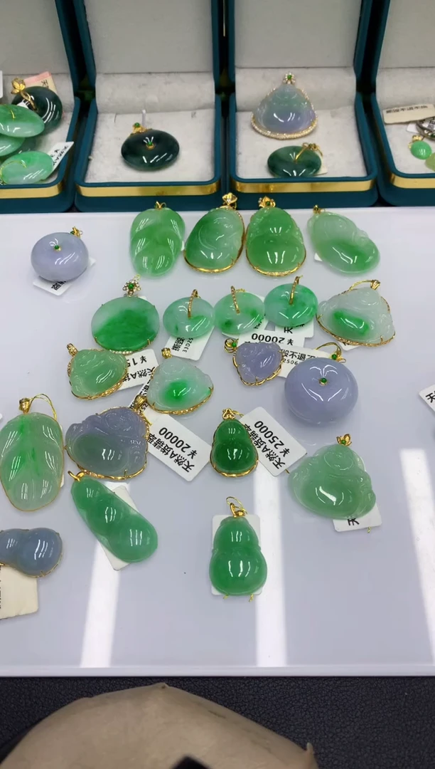 颈饰未镶嵌翡翠翡翠