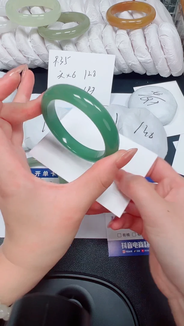 未镶嵌手镯石英质玉69-52.1