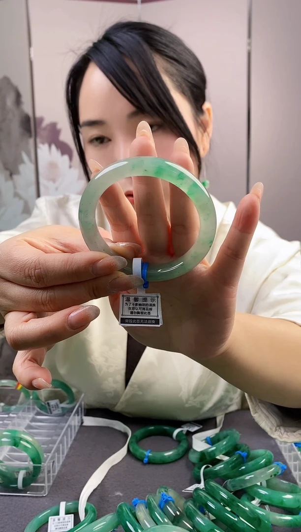 【闪购商品】石英质玉手镯未镶嵌21