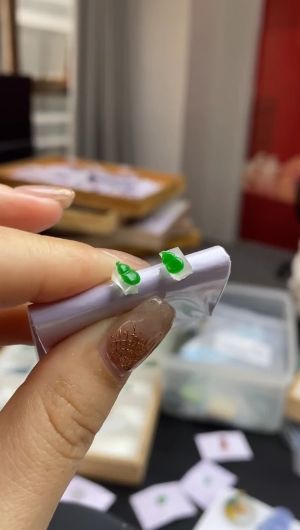 【闪购商品】定制翡翠未镶嵌翡翠毛货~