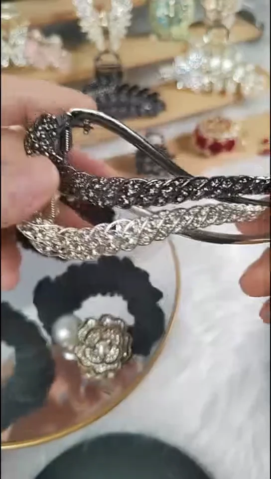 仿水晶锌合金金色枪黑色扭扭夹