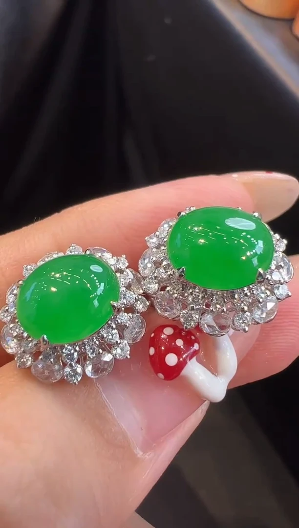 18K金镶嵌翡翠耳饰耳饰