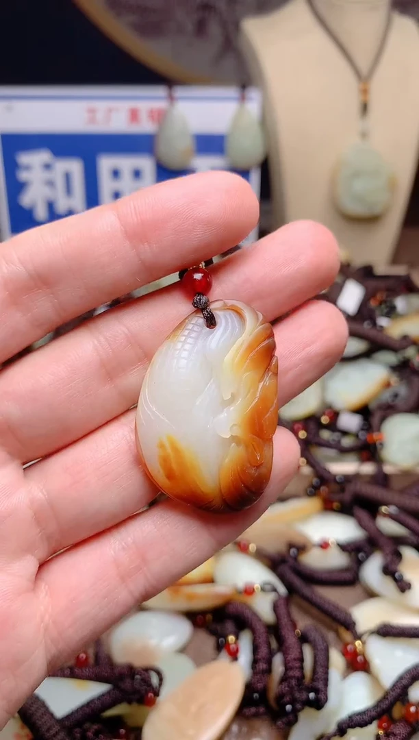 和田玉未镶嵌颈饰1