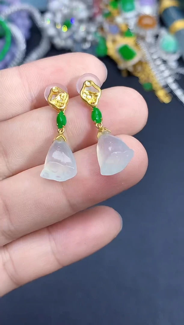 颈饰18K金镶嵌翡翠460-春日珠宝