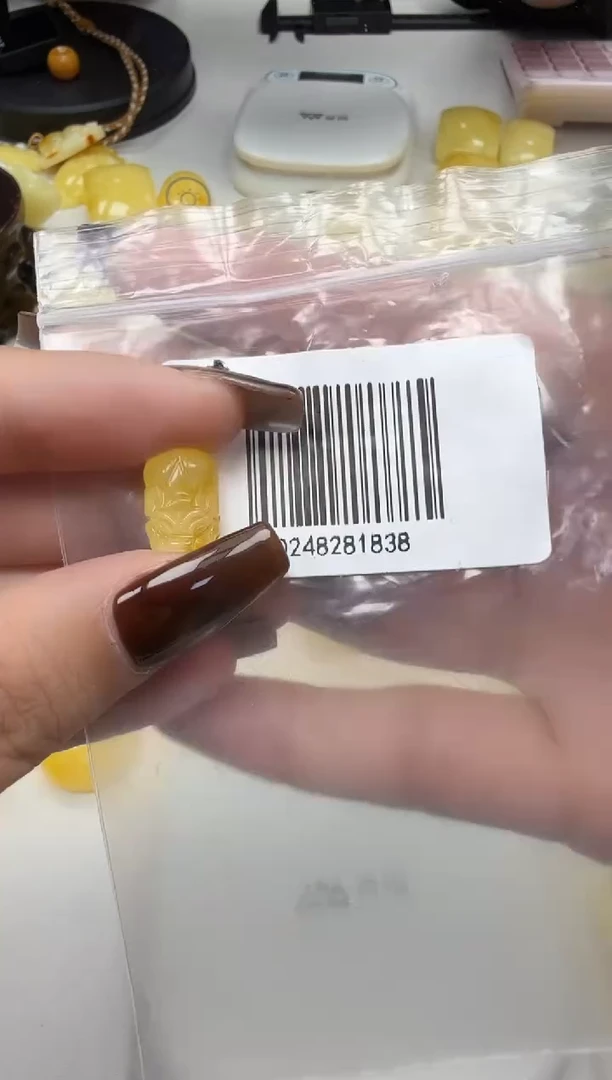 裸石琥珀未镶嵌如图