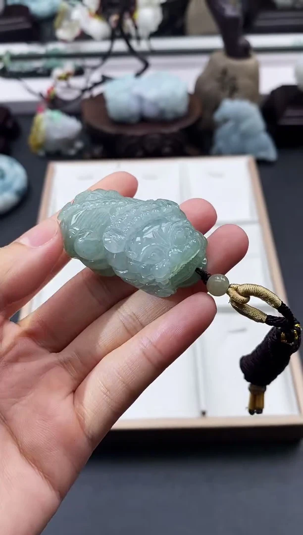 翡翠未镶嵌颈饰天然缅甸A货翡翠