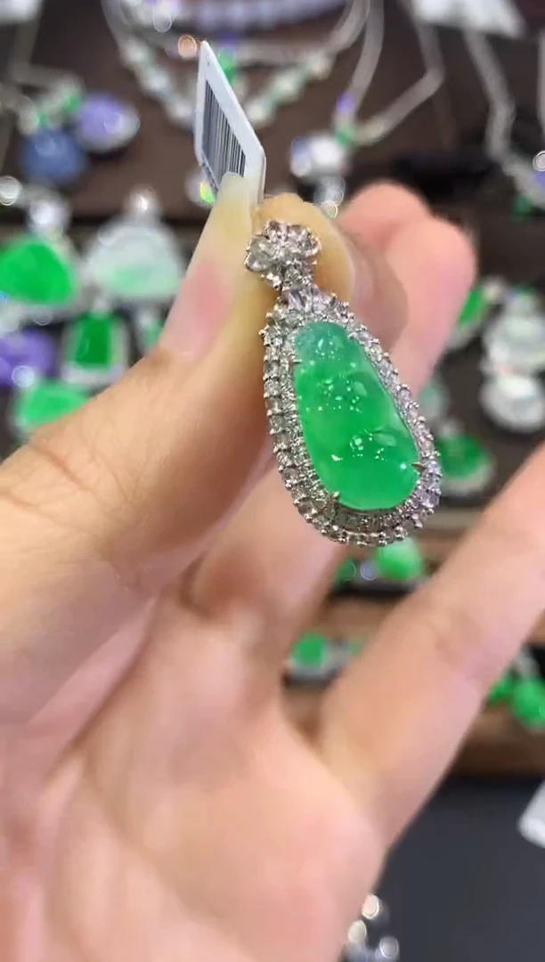 吊坠(不含链)18K金镶嵌翡翠C60