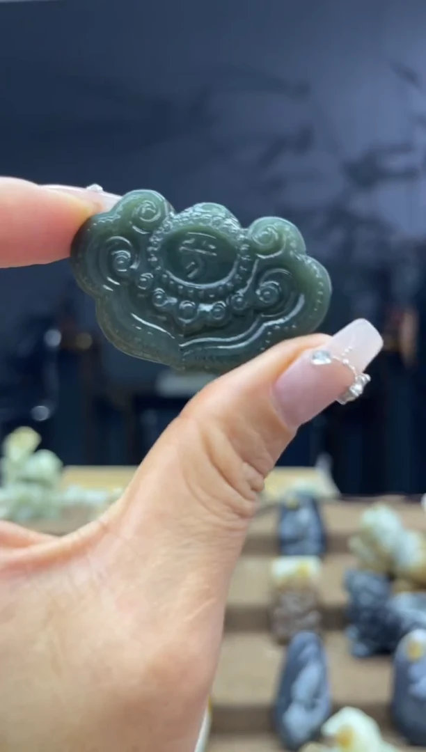 颈饰未镶嵌和田玉1