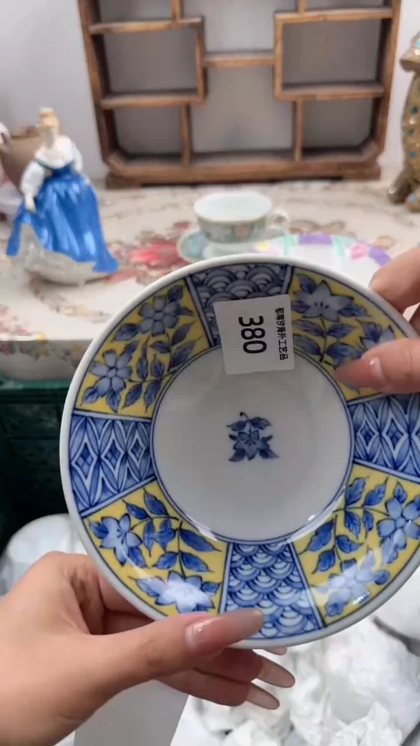 瓷片唔**啦A         380