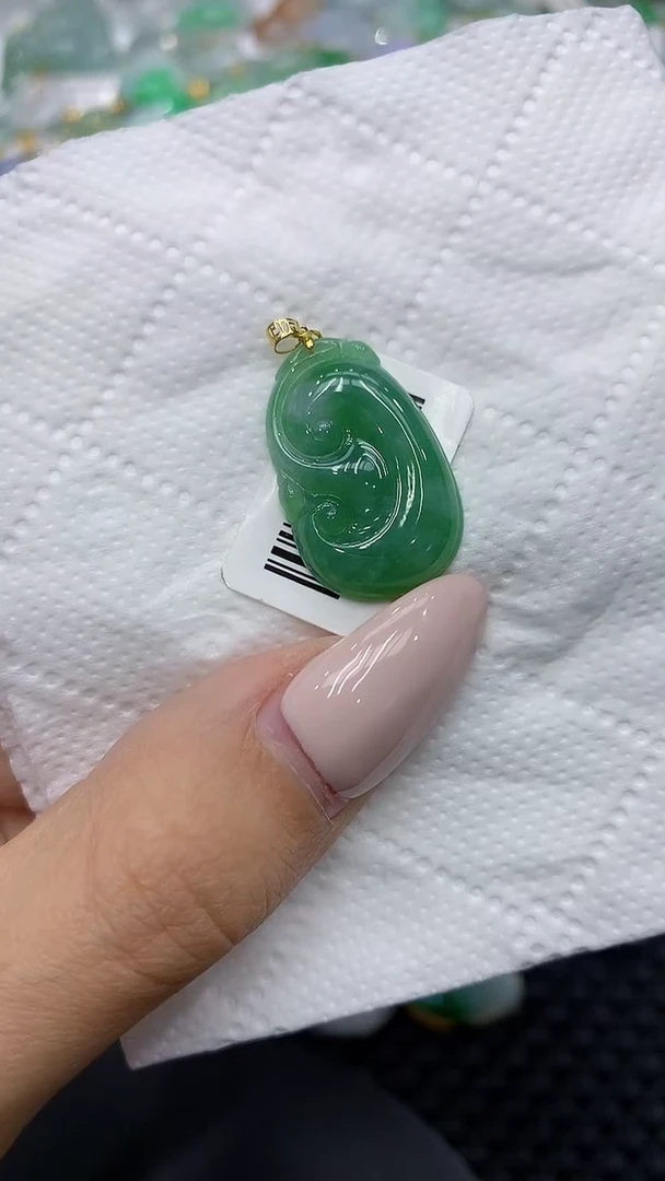颈饰18K金镶嵌翡翠111111111111