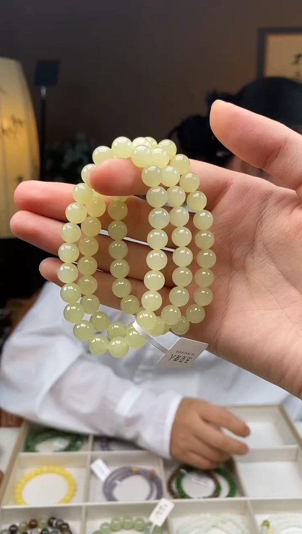 未镶嵌手链和田玉卡7.8-8左右黄口手串多样性发一