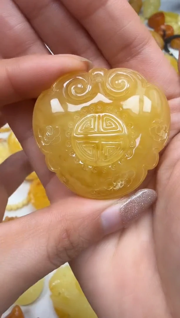 裸石琥珀未镶嵌如图