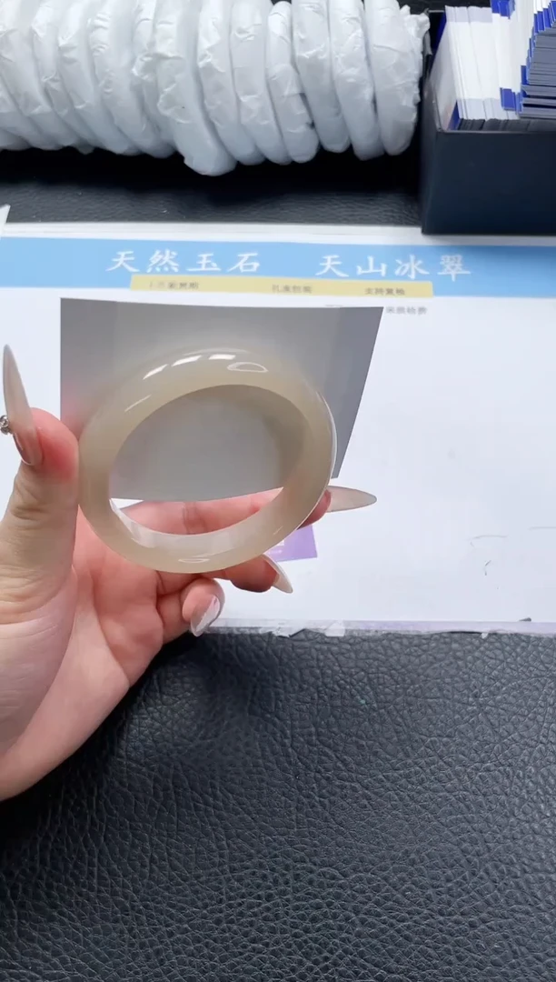 【闪购商品】石英质玉手镯未镶嵌456-59