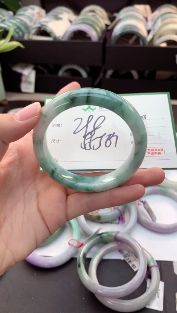 定制翡翠未镶嵌简*单毛货需精细抛光+多人